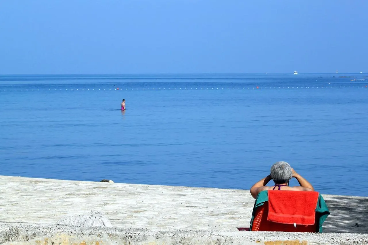 Apartments With A Parking Space Umag - 7039 Croatia