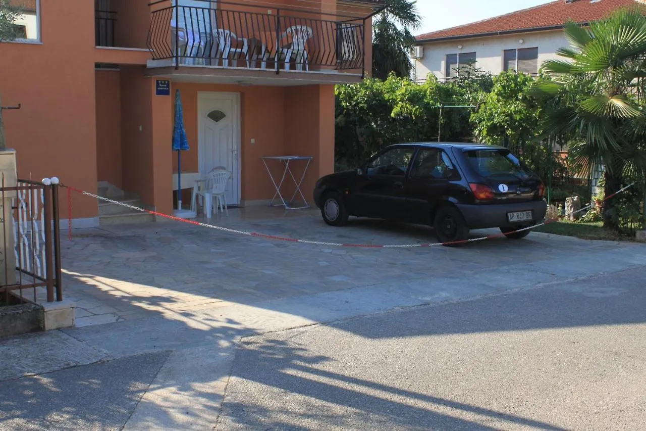 Apartments With A Parking Space Umag - 7039 0*,