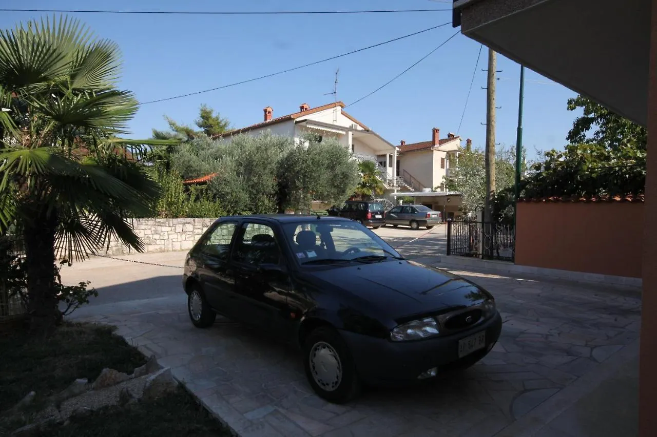 Apartments With A Parking Space Umag - 7039