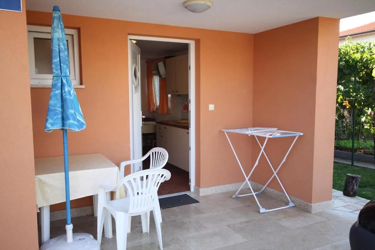 Apartments With A Parking Space Umag - 7039