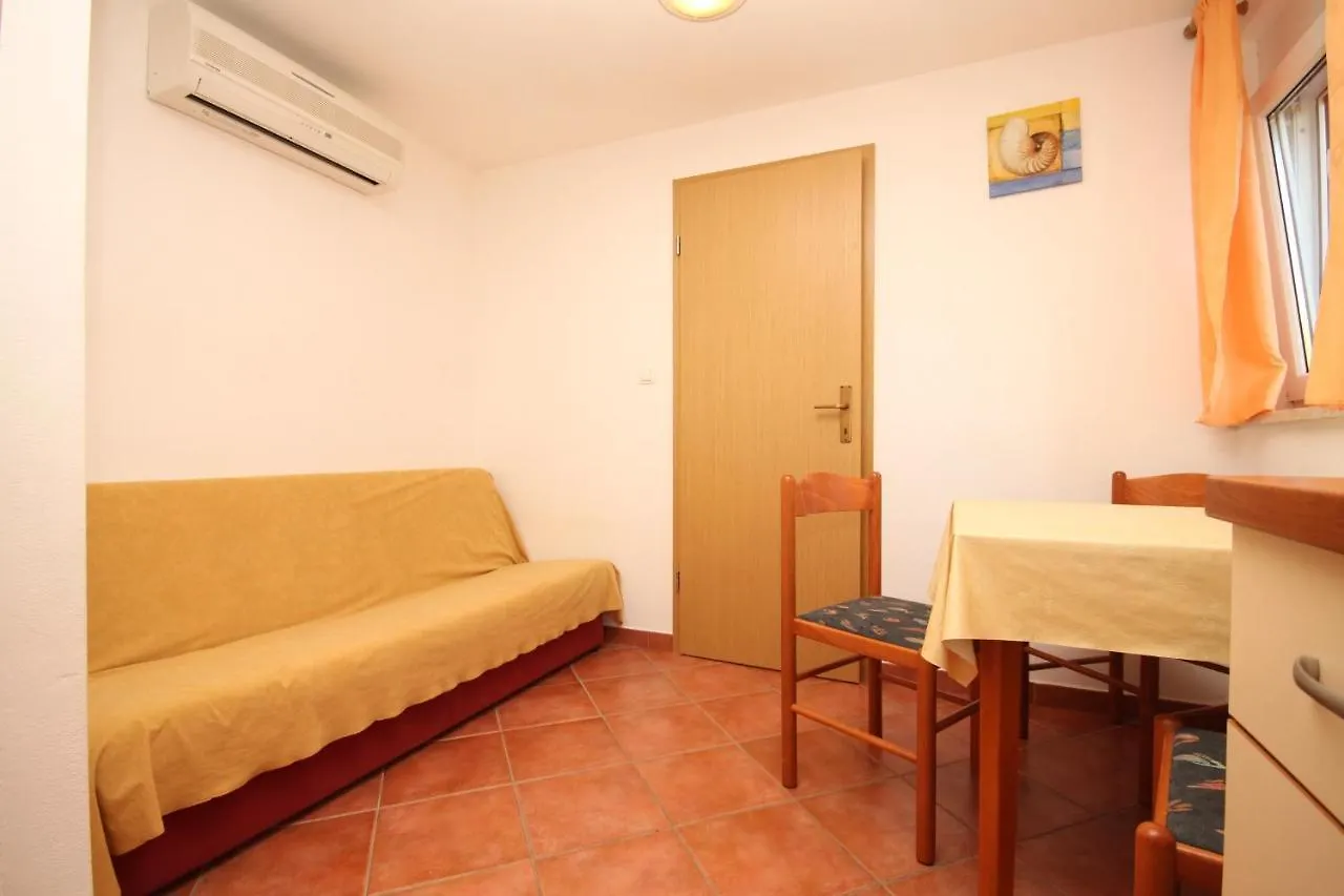 Apartments With A Parking Space Umag - 7039