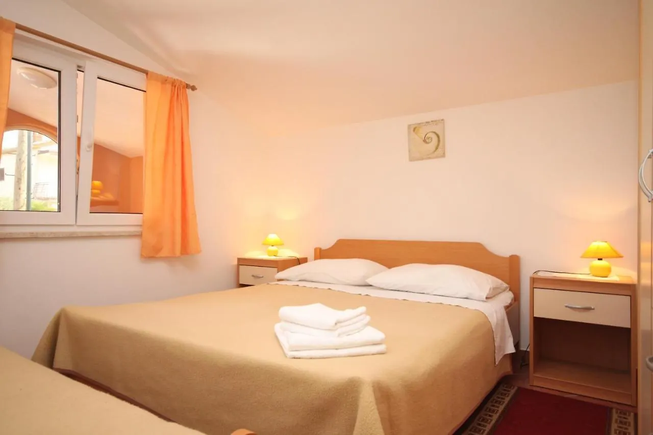 Apartments With A Parking Space Umag - 7039