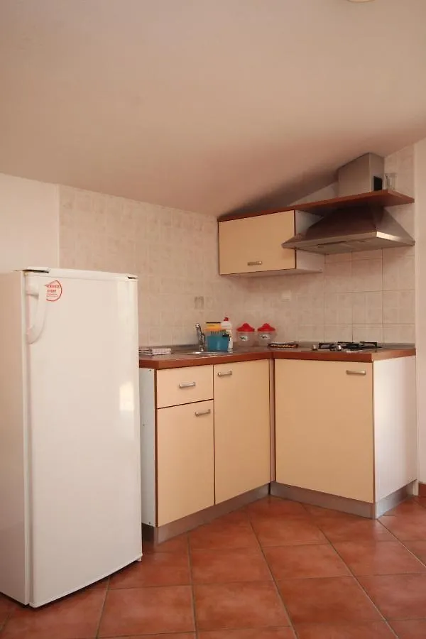 Apartments With A Parking Space Umag - 7039